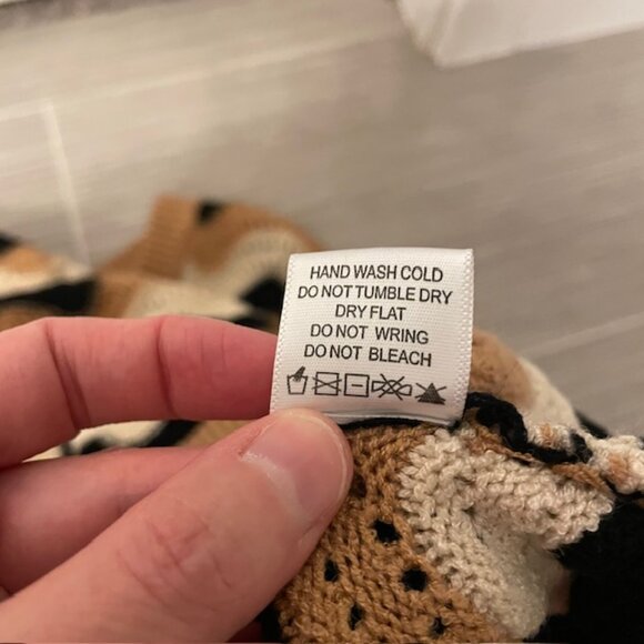 Lumiere Wavy Printed Chevron Knit Sweater Tan Cream Black Size Large - Picture 11 of 13